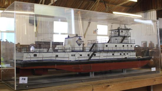 Venturia cased model boat(-)